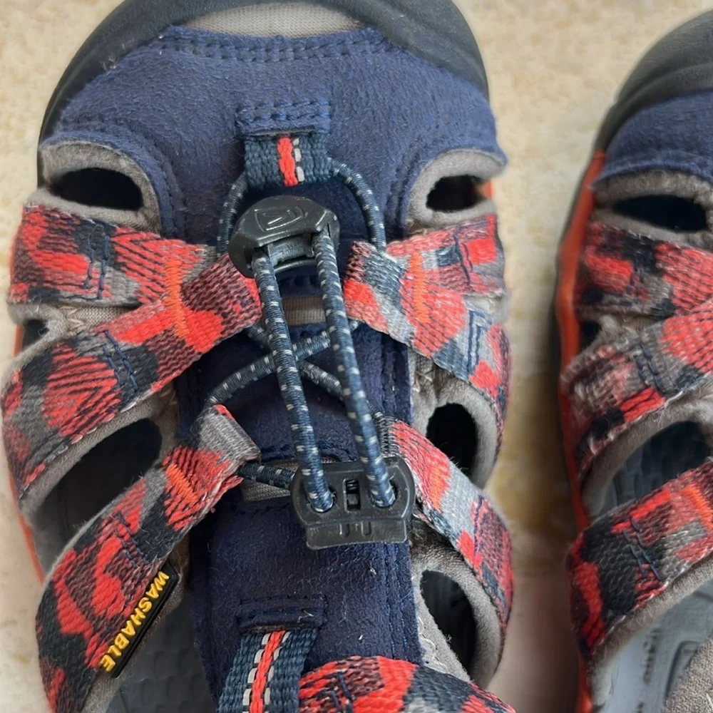 KEEN Kids' Seacamp II CNX Water Sandals boys size 2 water shoes